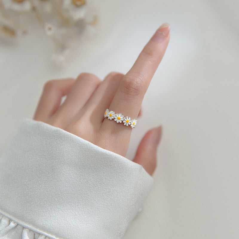 MAISY™ – Blooming Daisy Ring